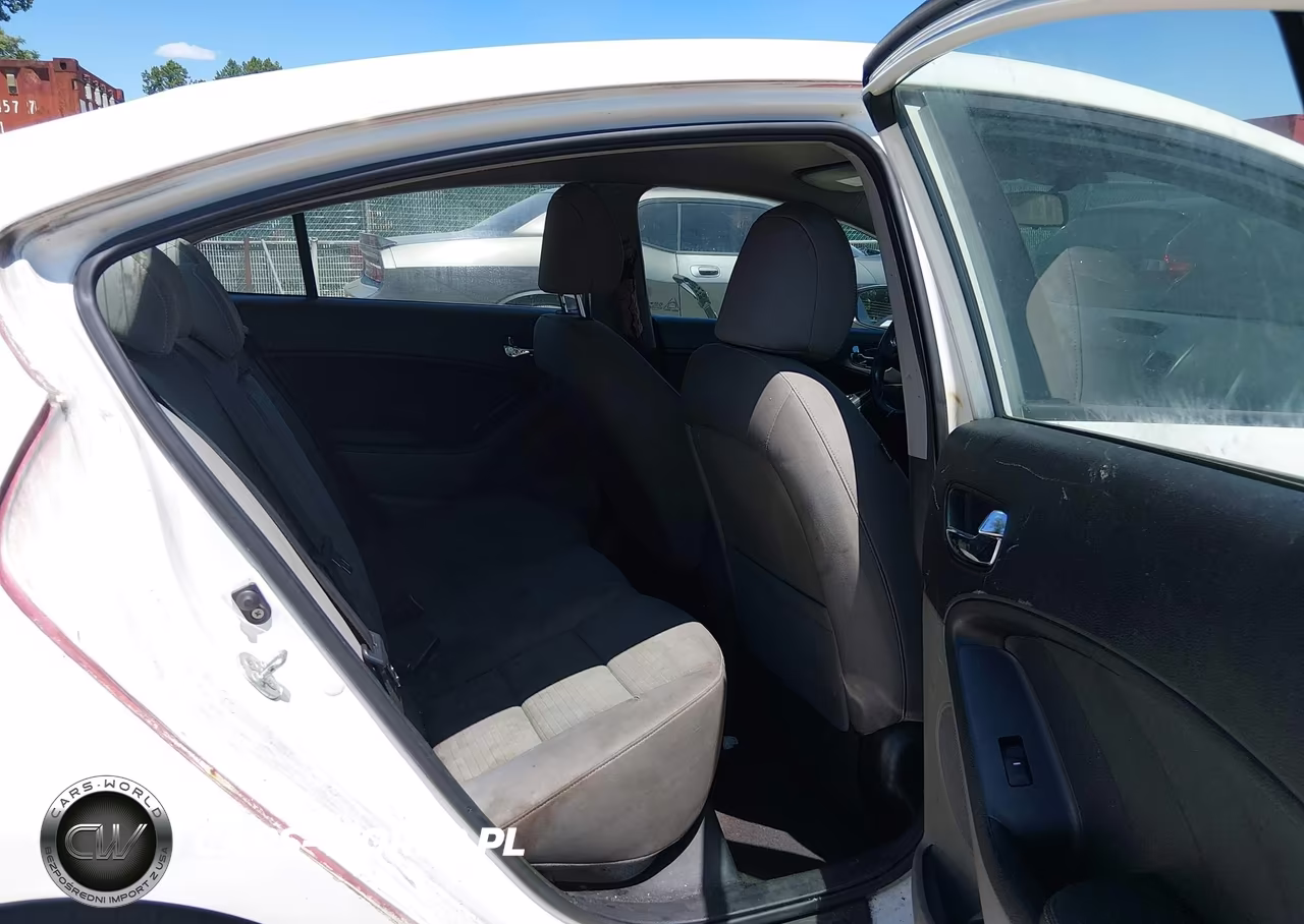 2015 Kia Forte Lx VIN:KNAFX4A63F5289819 - 8