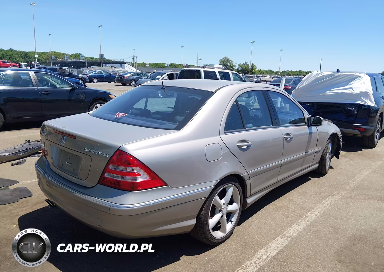 2005 Mercedes-Benz C 230 Kompressor Sport VIN:WDBRF40J25A685169 - 4