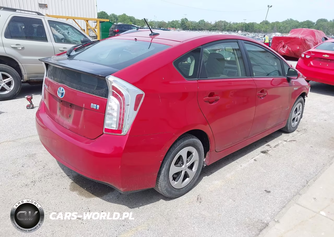 2014 Toyota Prius Three VIN:JTDKN3DU6E0376914 - 4