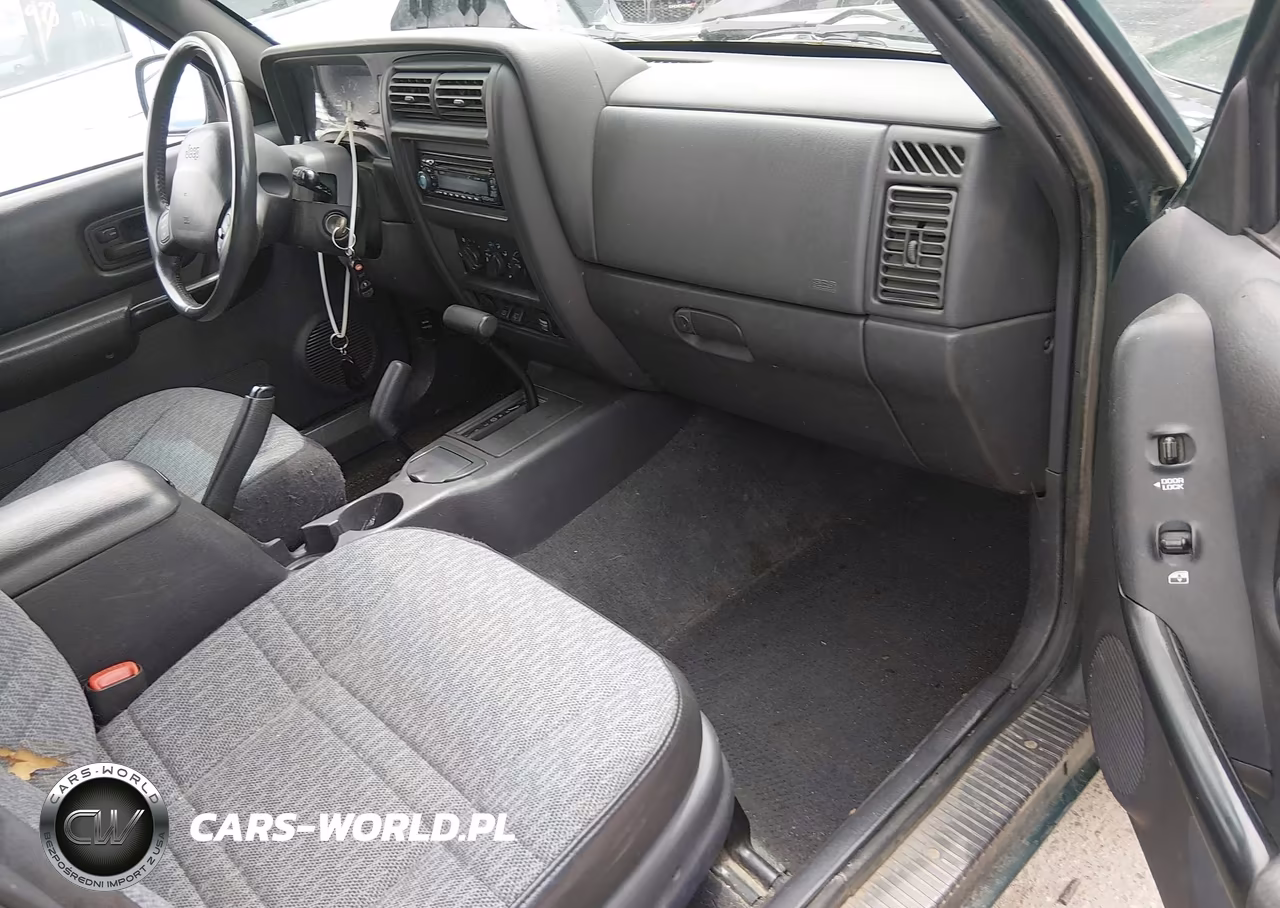 2001 Jeep Cherokee Sport VIN:1J4FF48S91L604792 - 5
