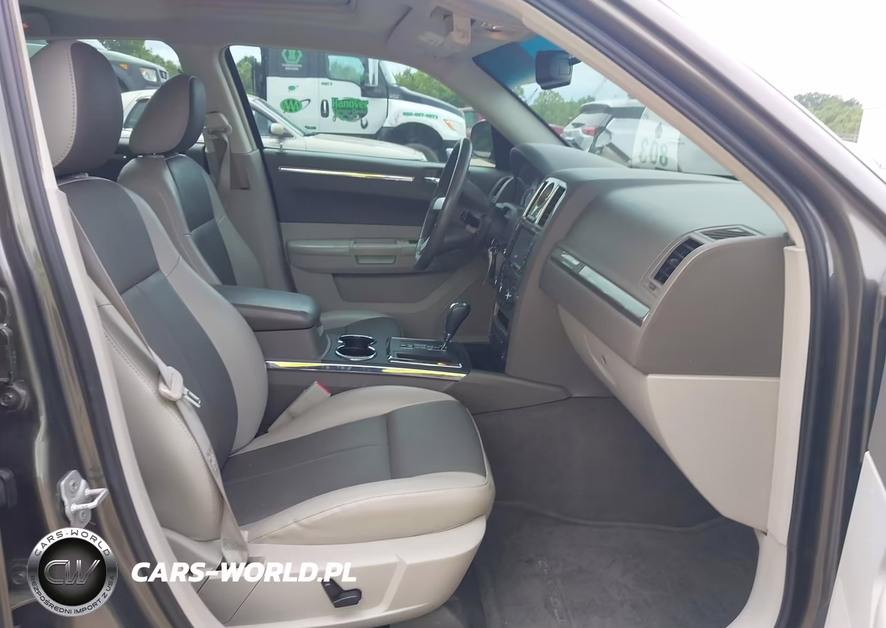 2008 Chrysler 300 Touring VIN:2C3LA53G68H135530 - 5