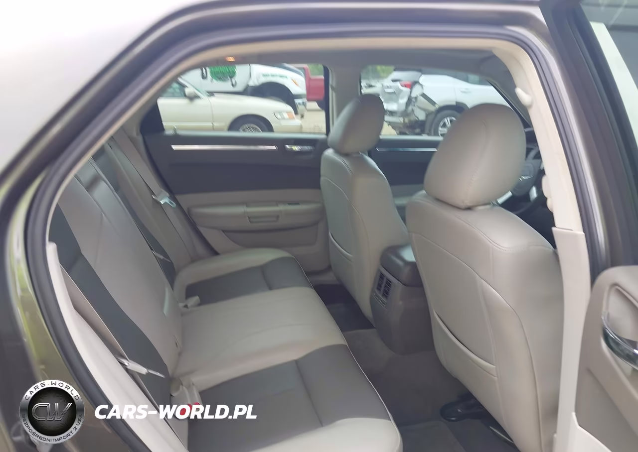 2008 Chrysler 300 Touring VIN:2C3LA53G68H135530 - 8