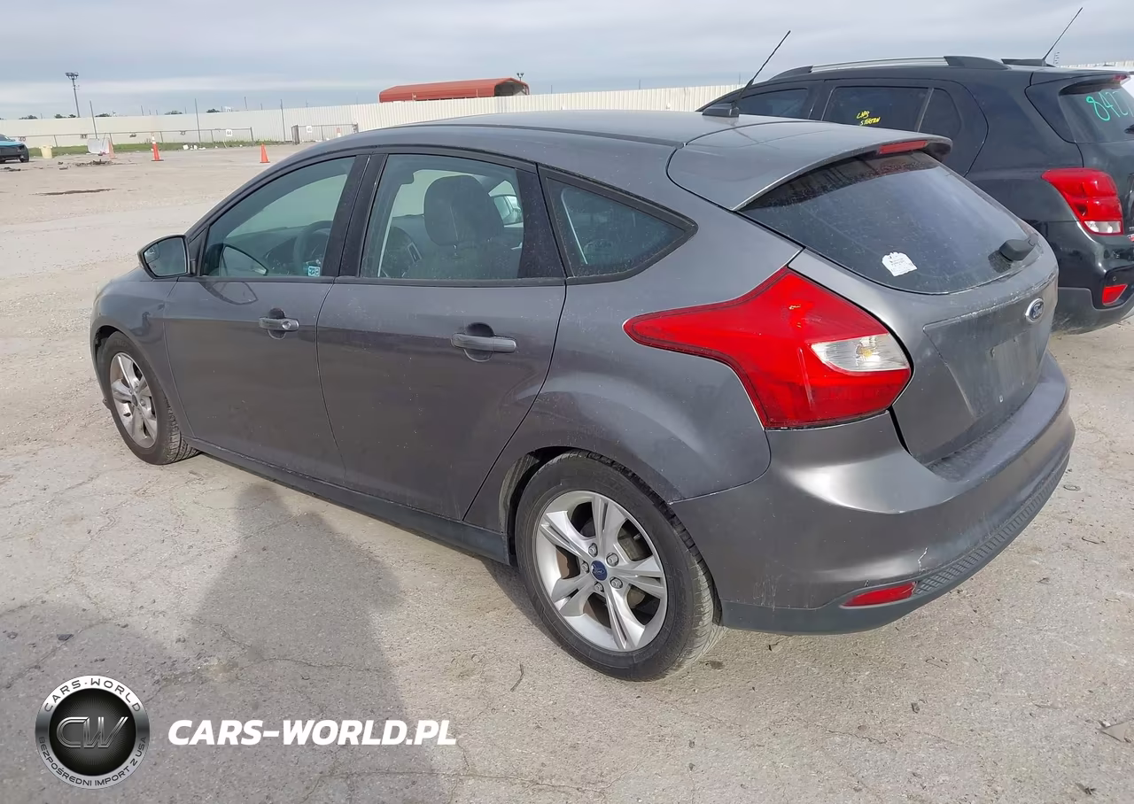 2014 Ford Focus Se VIN:1FADP3K23EL320342 - 3
