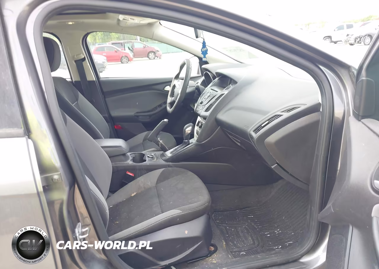 2014 Ford Focus Se VIN:1FADP3K23EL320342 - 5