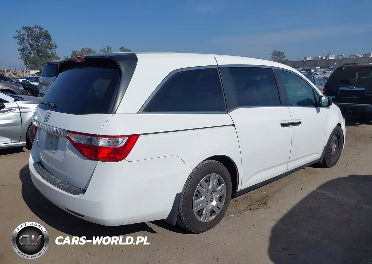 2013 Honda Odyssey Lx VIN:5FNRL5H28DB068703 - 4
