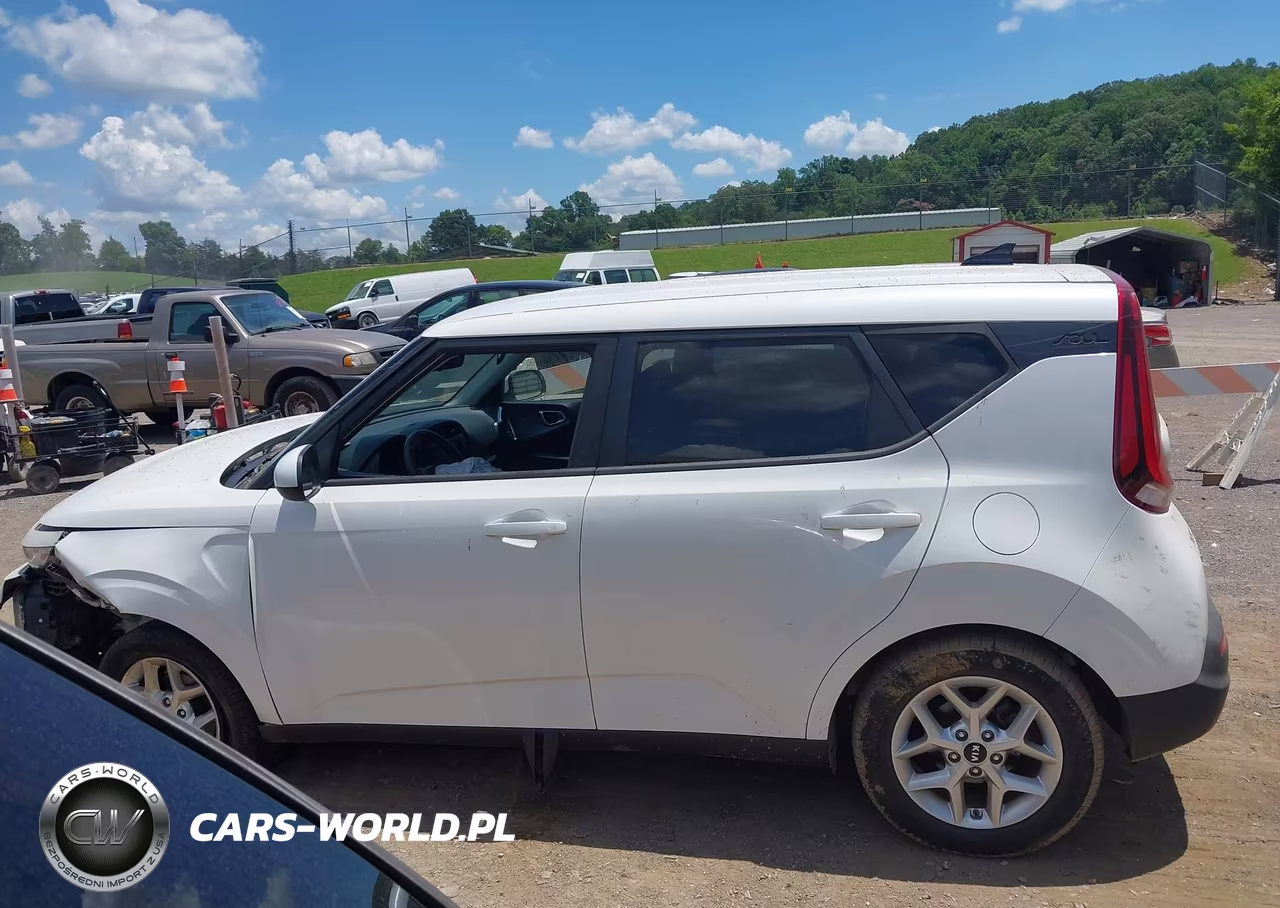 2020 Kia Soul S VIN:KNDJ23AU6L7001683 - 14