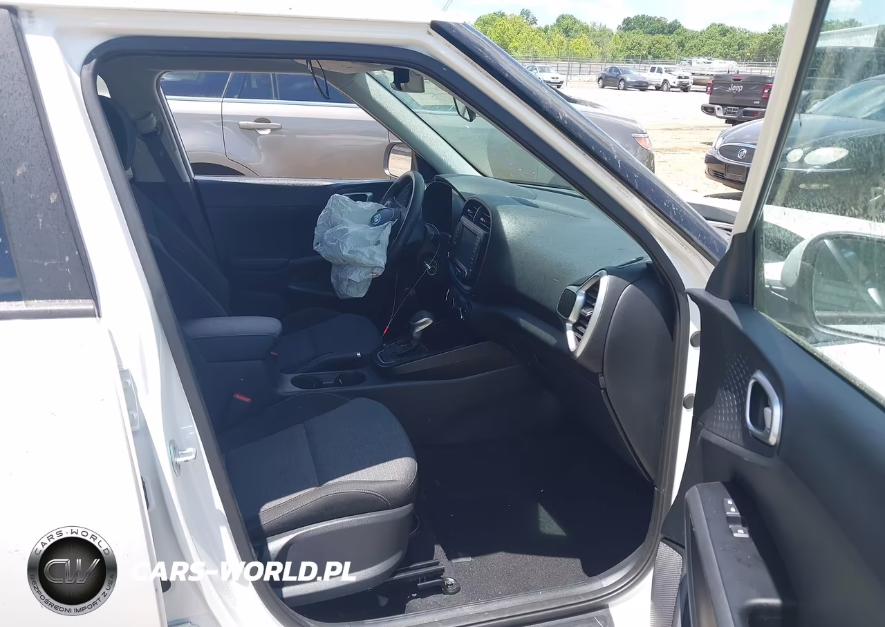 2020 Kia Soul S VIN:KNDJ23AU6L7001683 - 5