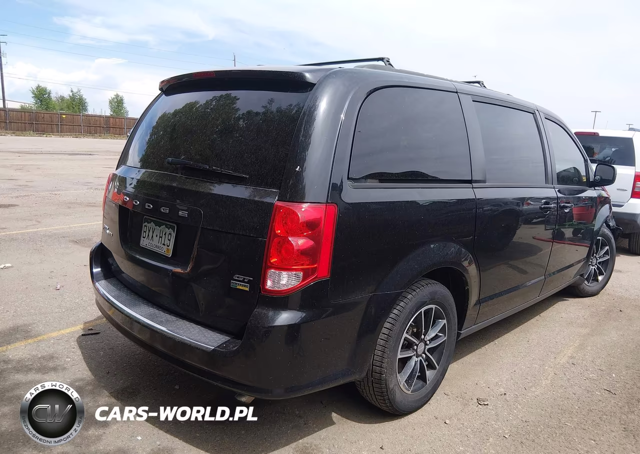 2018 Dodge Grand Caravan Gt VIN:2C4RDGEG8JR346475 - 4