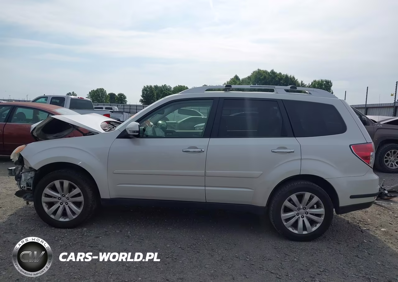 2013 Subaru Forester 2.5X Touring VIN:JF2SHAGC1DH414842 - 15