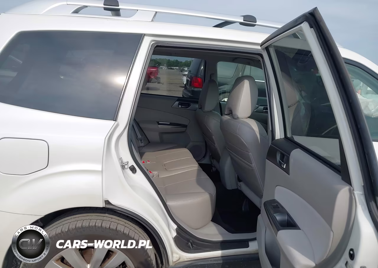 2013 Subaru Forester 2.5X Touring VIN:JF2SHAGC1DH414842 - 8