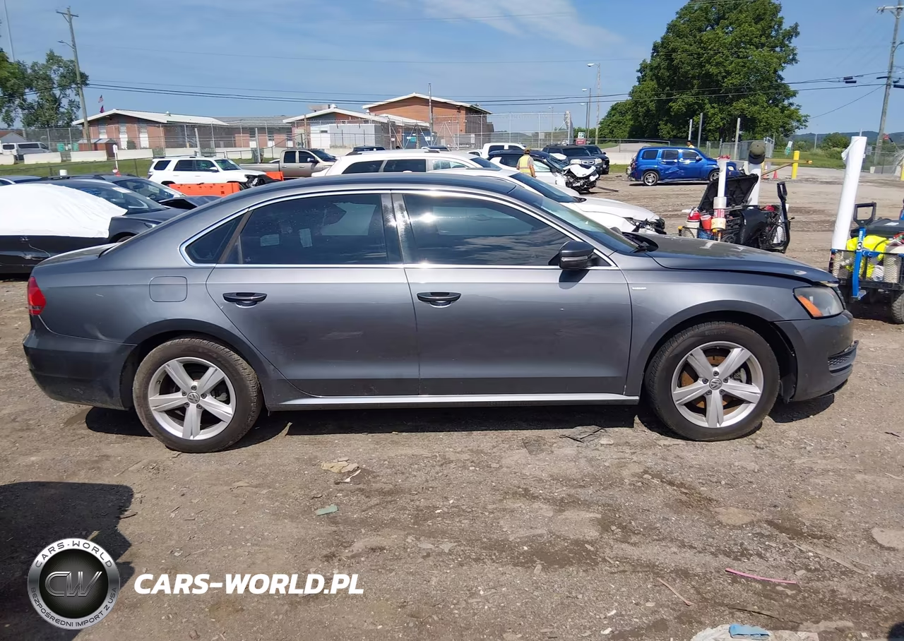 2014 Volkswagen Passat 1.8T Wolfsburg Edition VIN:1VWAT7A37EC022240 - 13