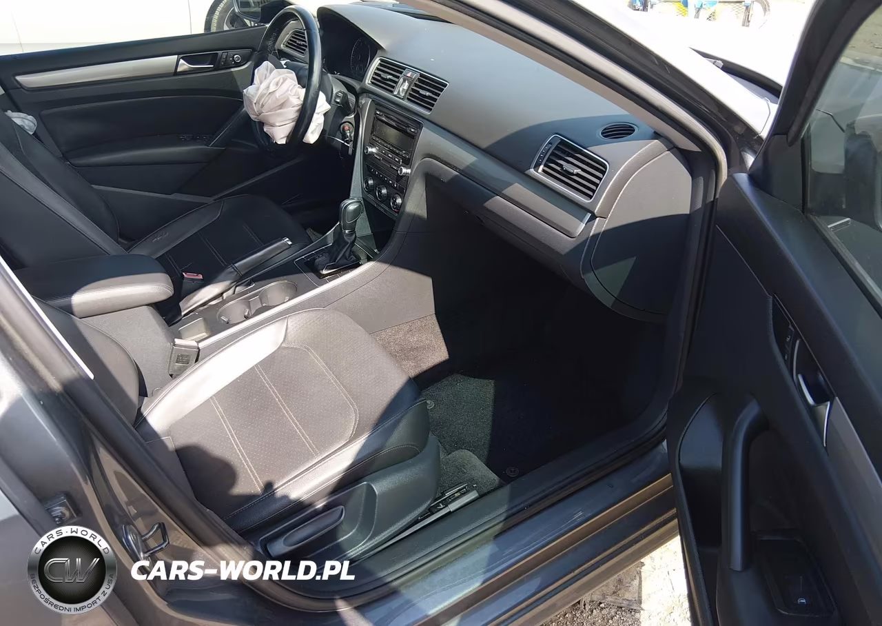 2014 Volkswagen Passat 1.8T Wolfsburg Edition VIN:1VWAT7A37EC022240 - 5