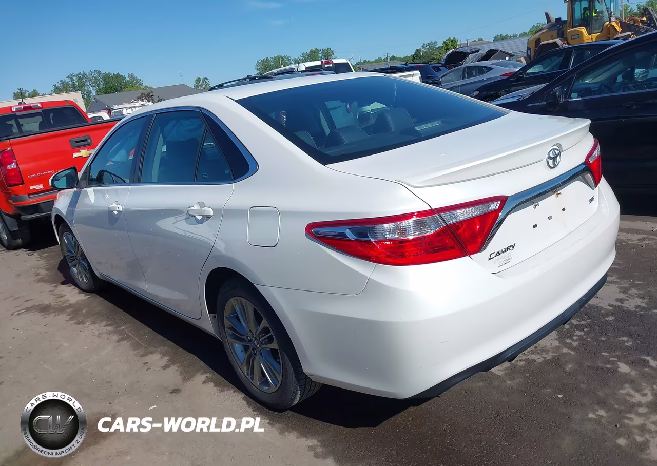 2017 Toyota Camry Se VIN:4T1BF1FK7HU310670 - 3