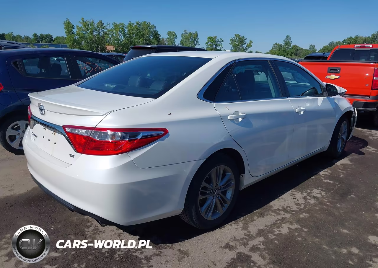 2017 Toyota Camry Se VIN:4T1BF1FK7HU310670 - 4