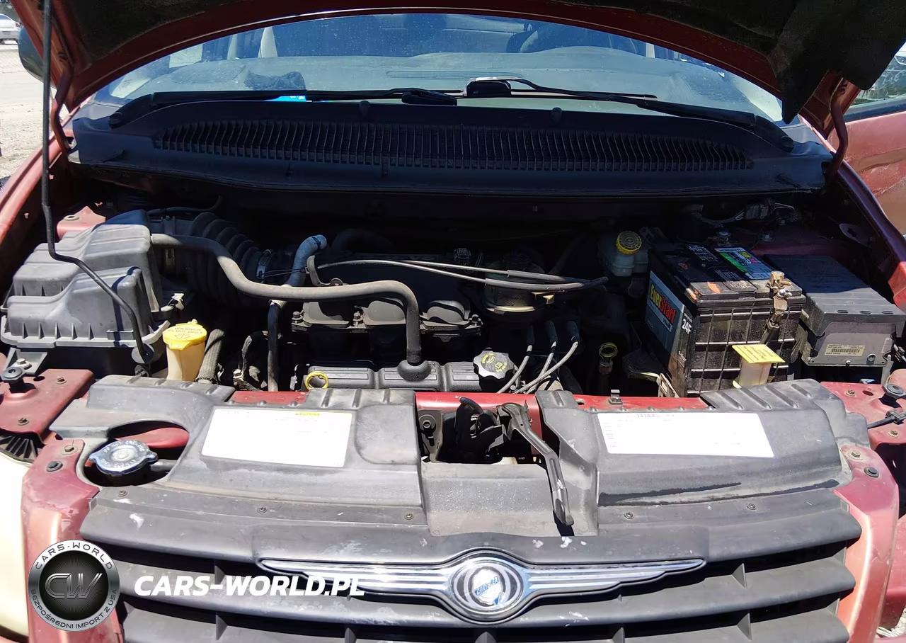 2005 Chrysler Town & Country VIN:1C4GP45R75B318993 - 10