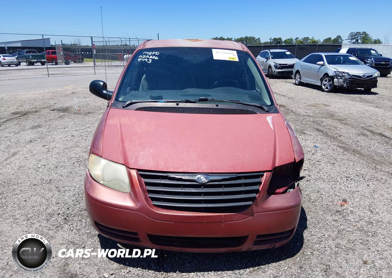 2005 Chrysler Town & Country VIN:1C4GP45R75B318993 - 12