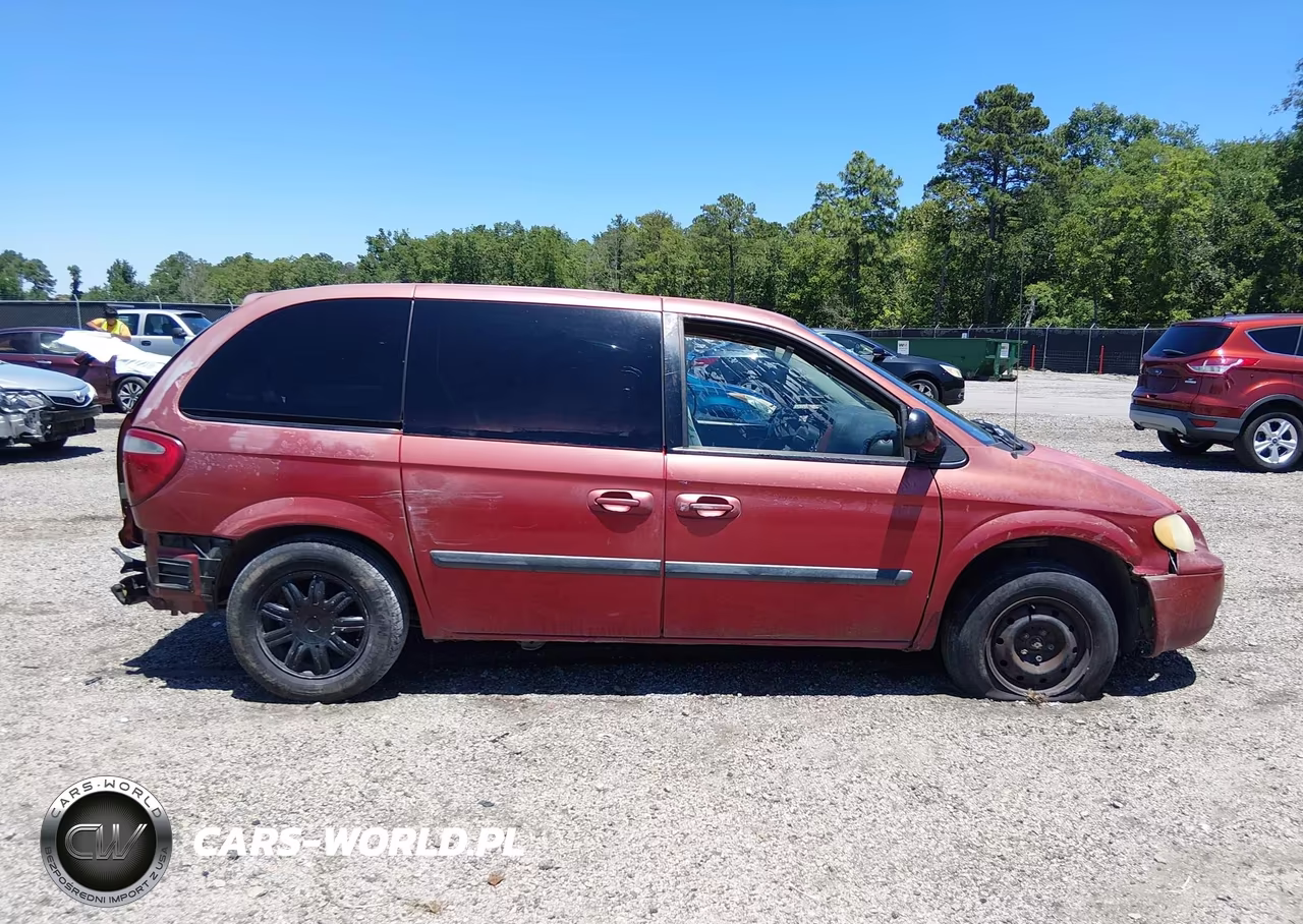 2005 Chrysler Town & Country VIN:1C4GP45R75B318993 - 13