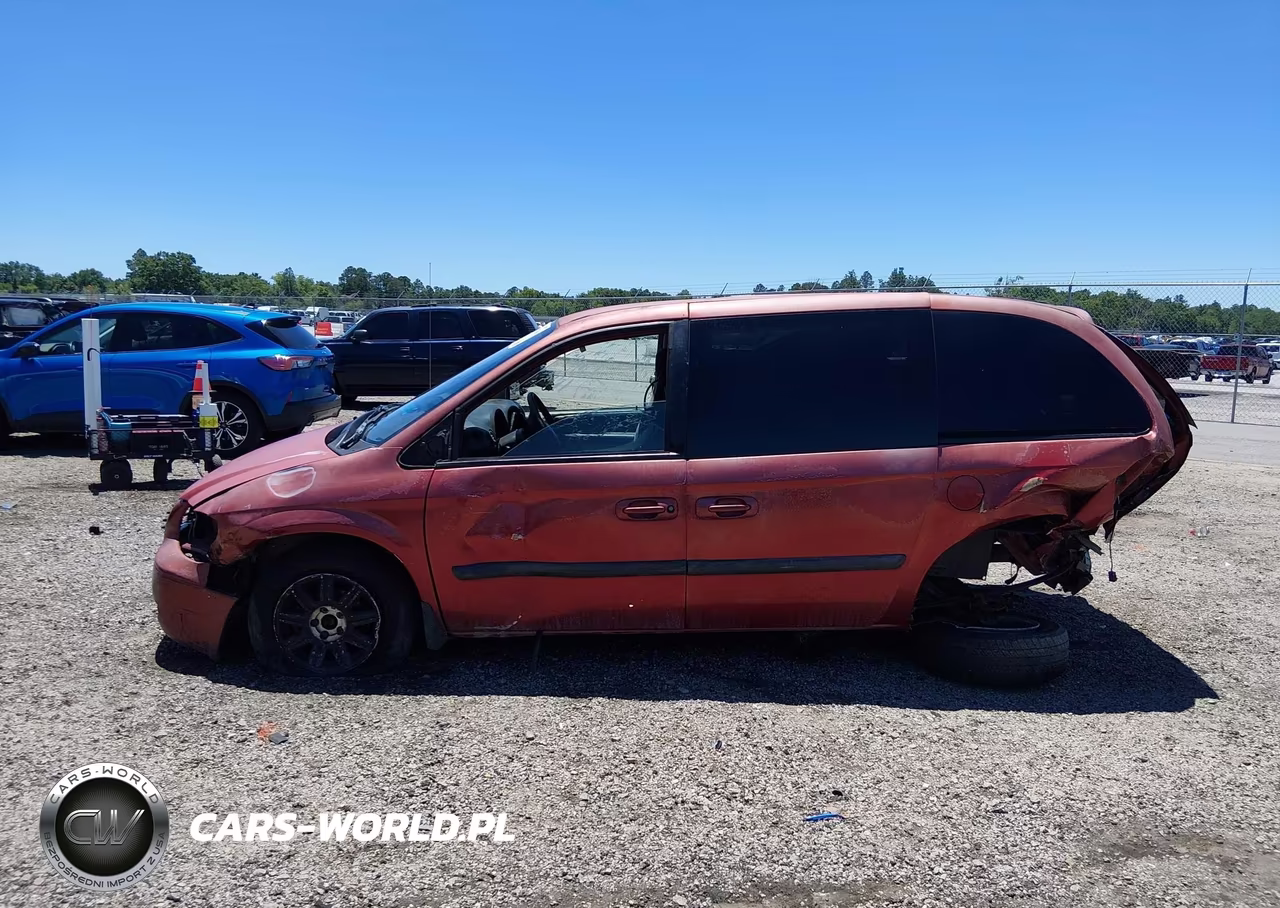 2005 Chrysler Town & Country VIN:1C4GP45R75B318993 - 14