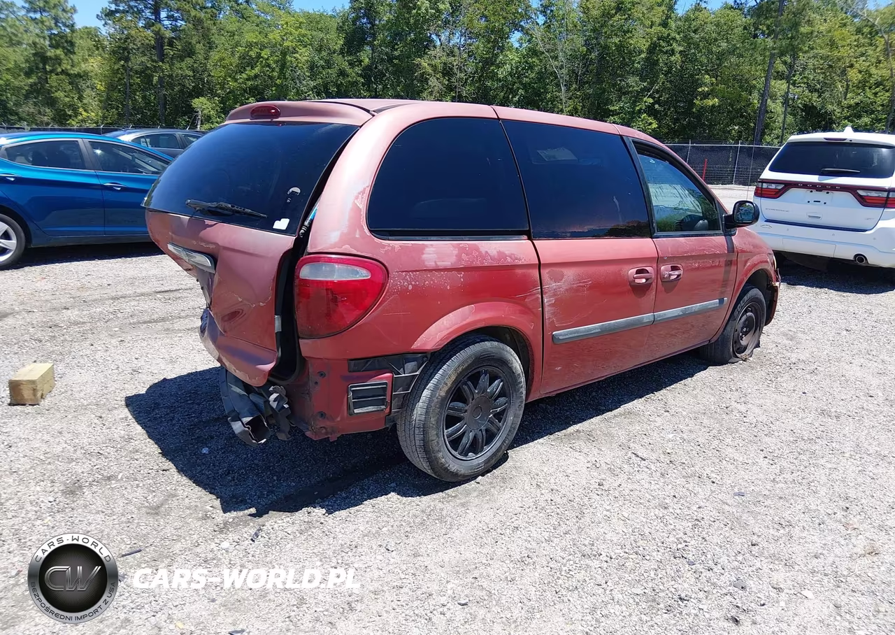2005 Chrysler Town & Country VIN:1C4GP45R75B318993 - 4