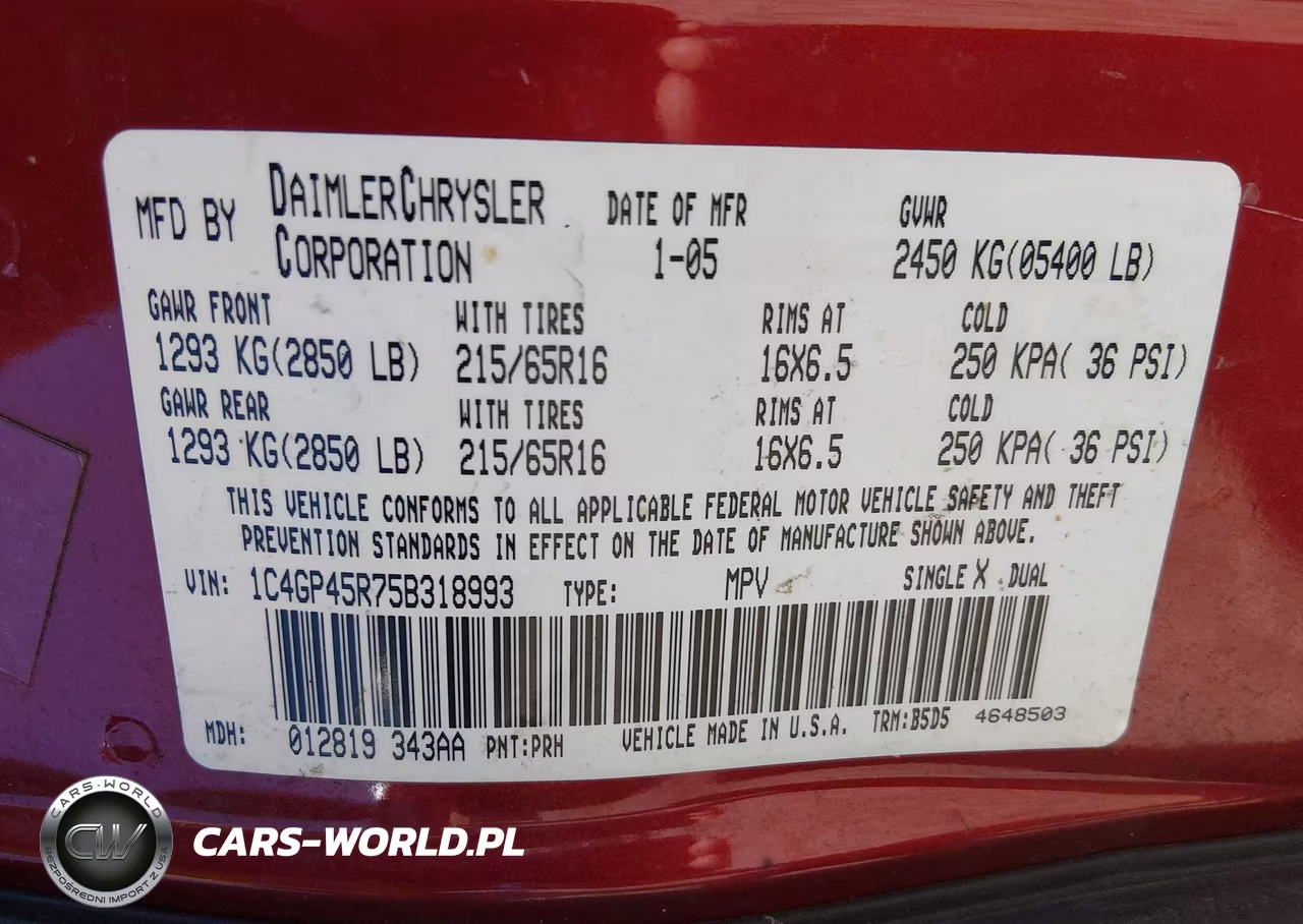 2005 Chrysler Town & Country VIN:1C4GP45R75B318993 - 9