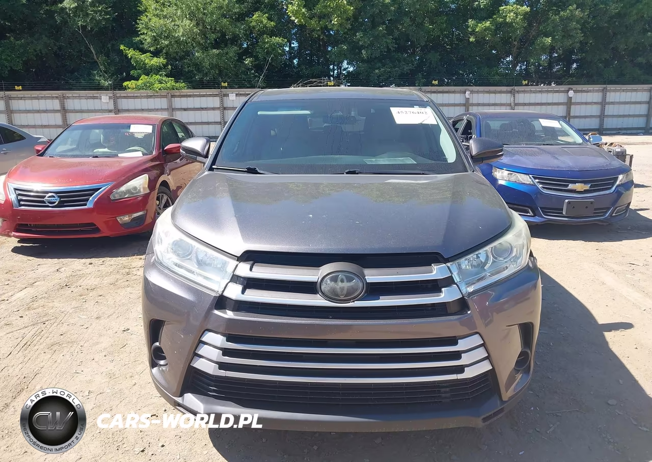 2018 Toyota Highlander Le VIN:5TDZARFHXJS037335 - 12