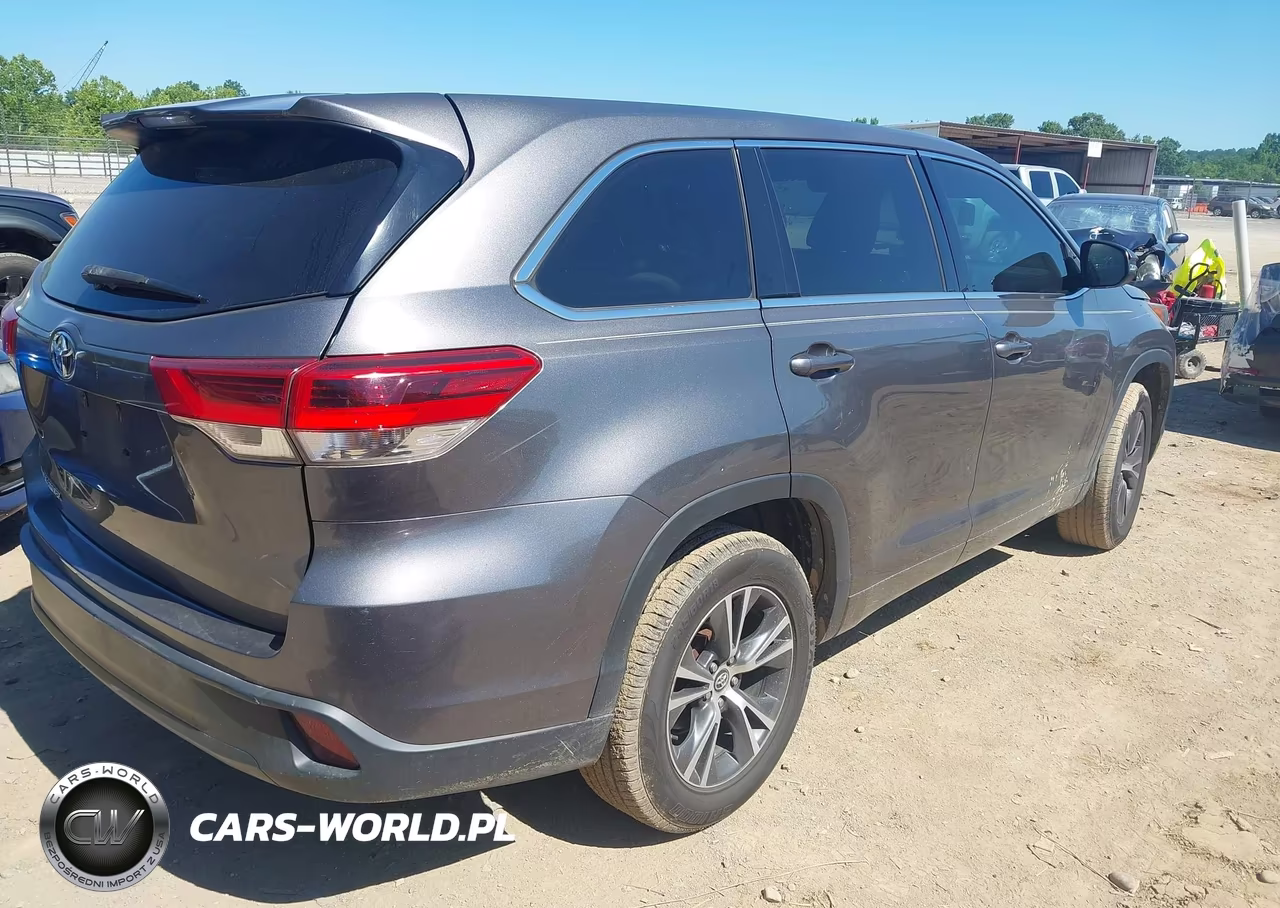2018 Toyota Highlander Le VIN:5TDZARFHXJS037335 - 4