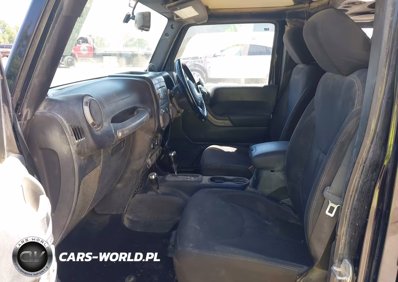2014 Jeep Wrangler Unlimited Sport Rhd VIN:1C4BJWKG2EL257055 - 5