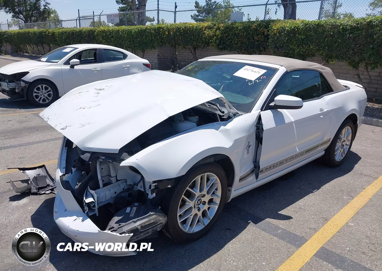 2014 Ford Mustang V6 Premium VIN:1ZVBP8EMXE5301929 - 2