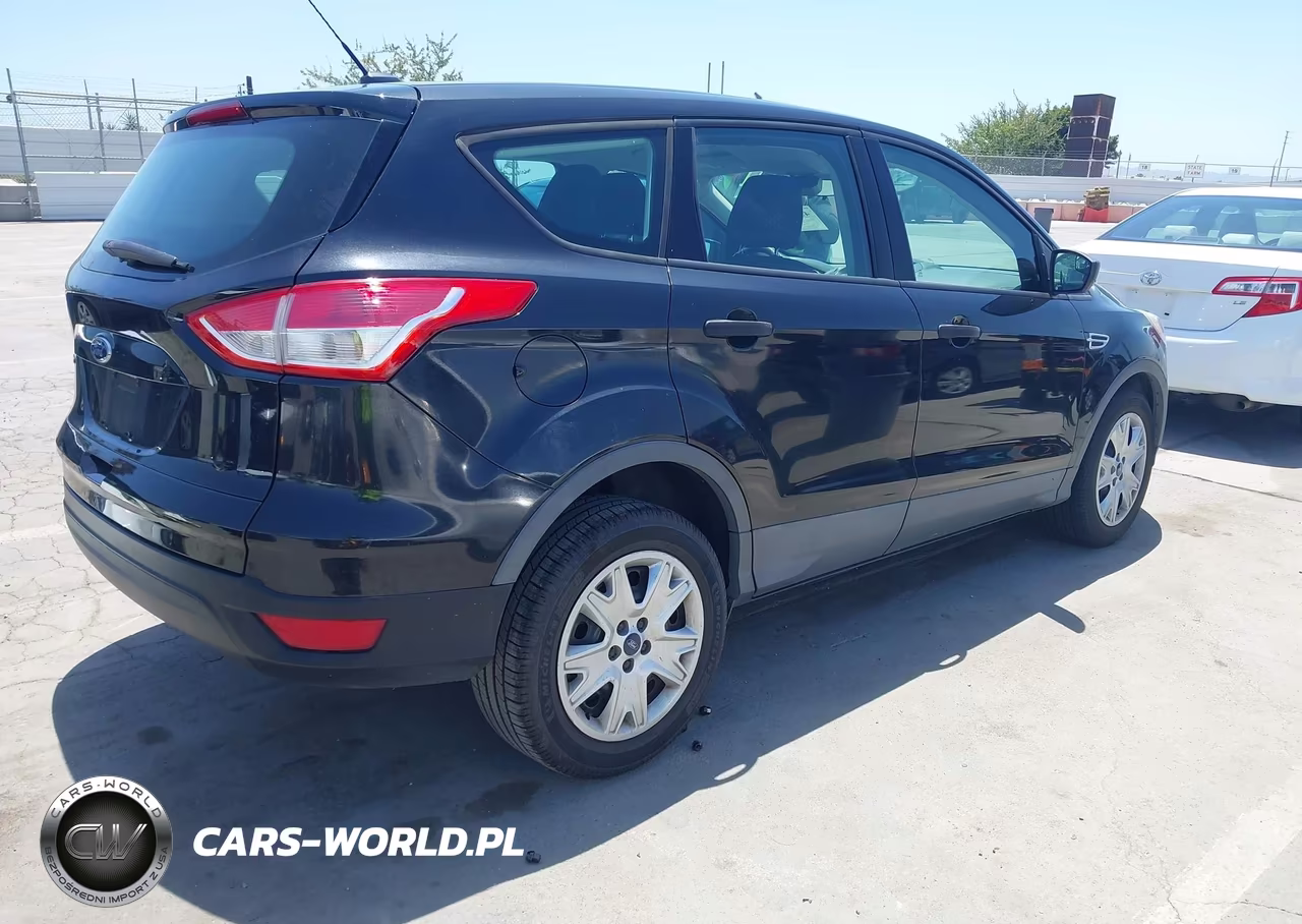 2013 Ford Escape S VIN:1FMCU0F71DUB70772 - 4