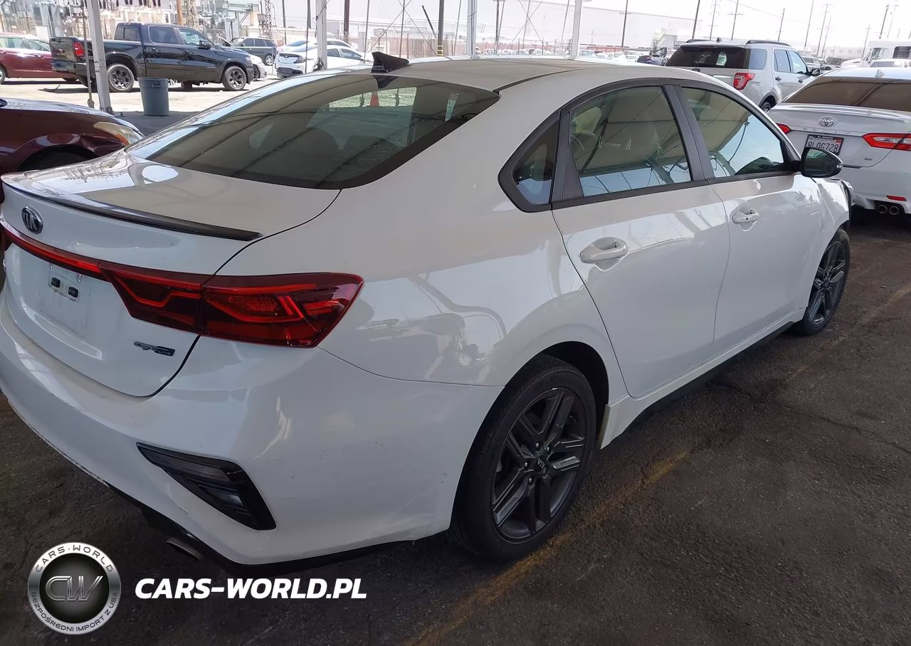 2020 Kia Forte Gt-Line VIN:3KPF34AD8LE182150 - 4
