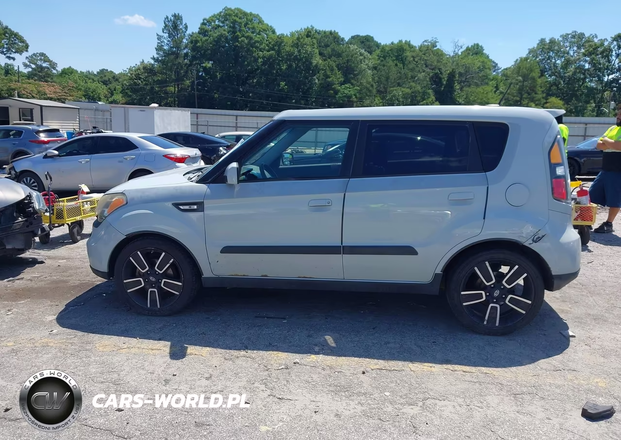 2010 Kia Soul + VIN:KNDJT2A27A7167567 - 14