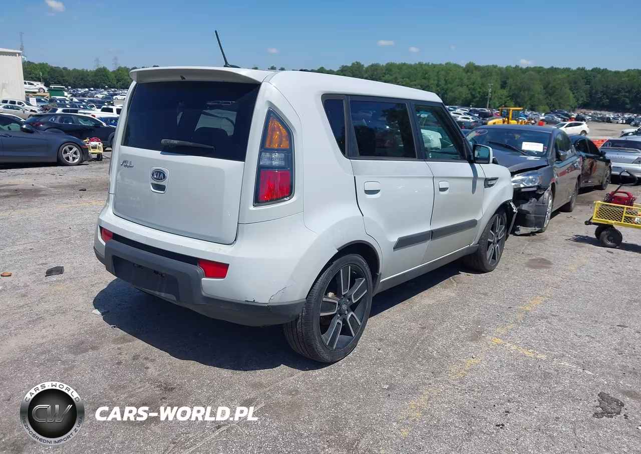 2010 Kia Soul + VIN:KNDJT2A27A7167567 - 4