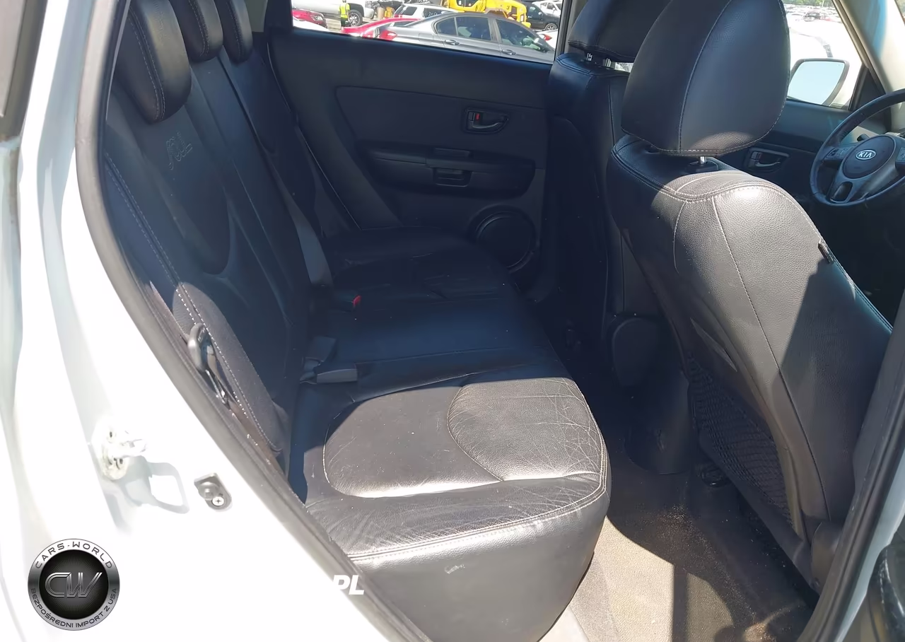 2010 Kia Soul + VIN:KNDJT2A27A7167567 - 8
