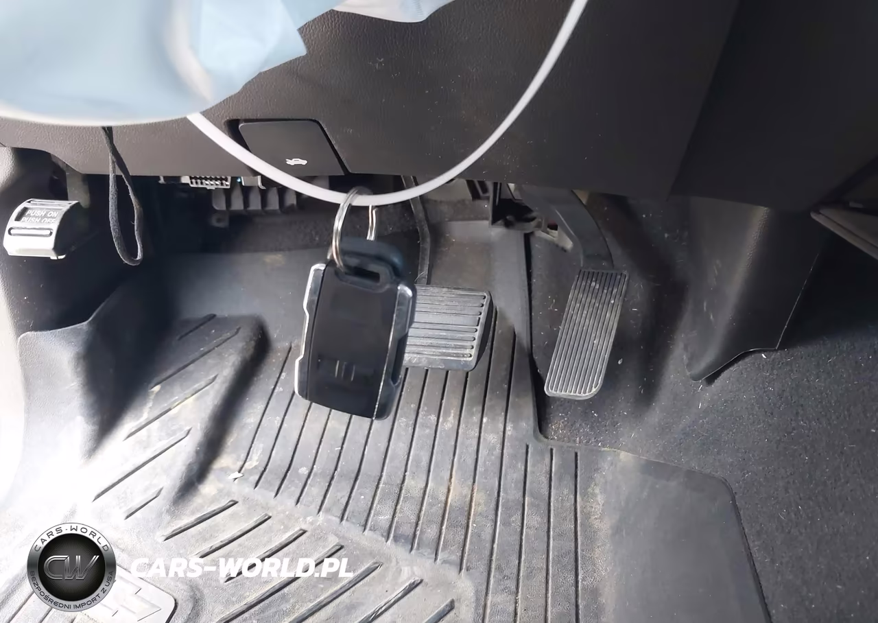 2018 Chevrolet Silverado 1500 2Lt VIN:3GCUKREC4JG622861 - 11