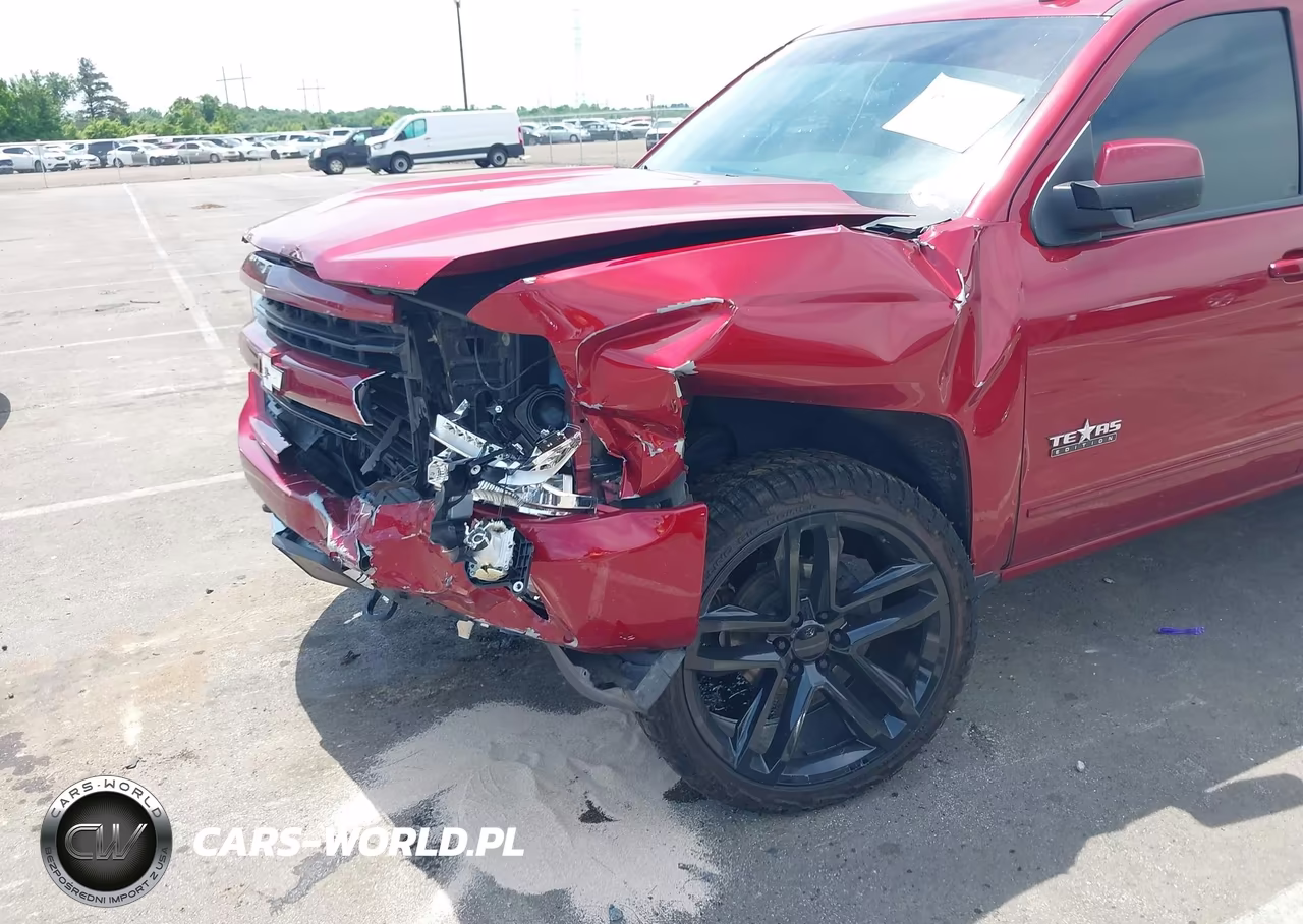 2018 Chevrolet Silverado 1500 2Lt VIN:3GCUKREC4JG622861 - 6