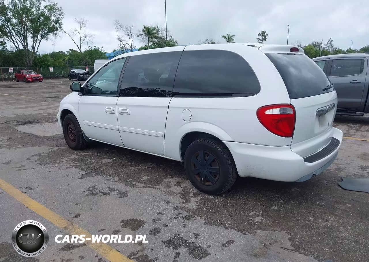 2005 Chrysler Town & Country Lx VIN:2C4GP44R55R173519 - 3