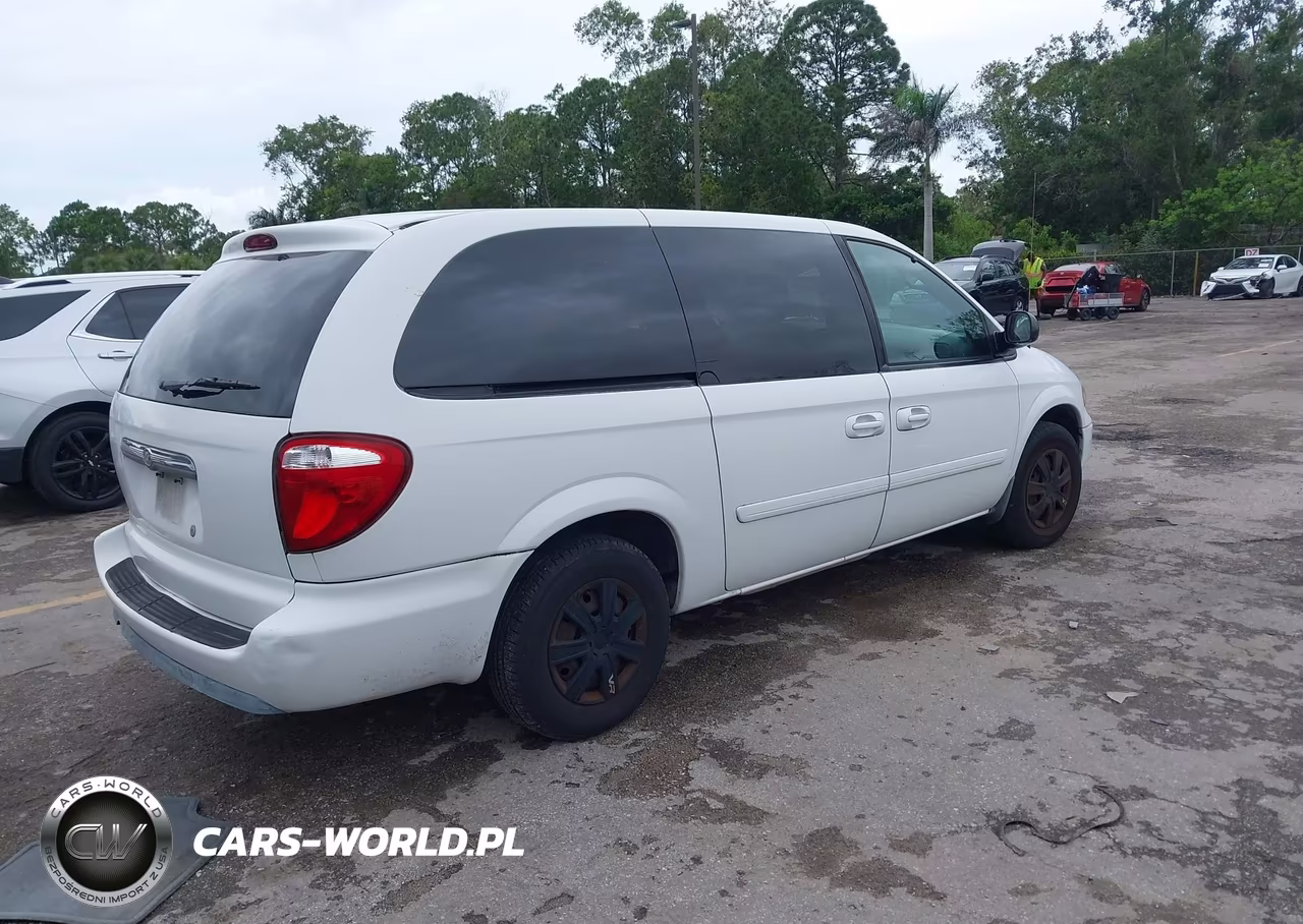 2005 Chrysler Town & Country Lx VIN:2C4GP44R55R173519 - 4
