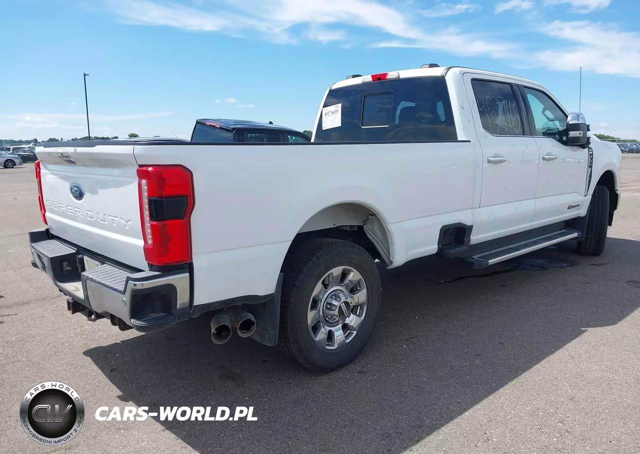 2023 Ford F-350 Lariat VIN:1FT8W3BTXPEC56637 - 4