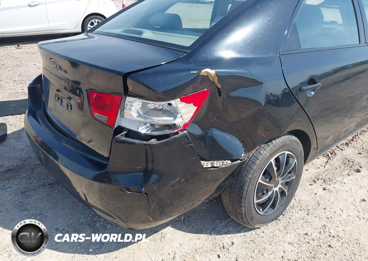 2010 Kia Forte Lx VIN:KNAFT4A2XA5846503 - 11