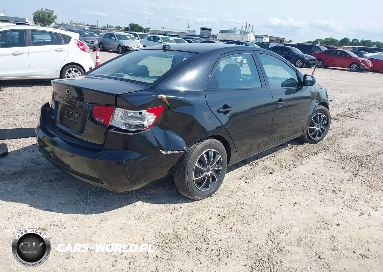 2010 Kia Forte Lx VIN:KNAFT4A2XA5846503 - 4