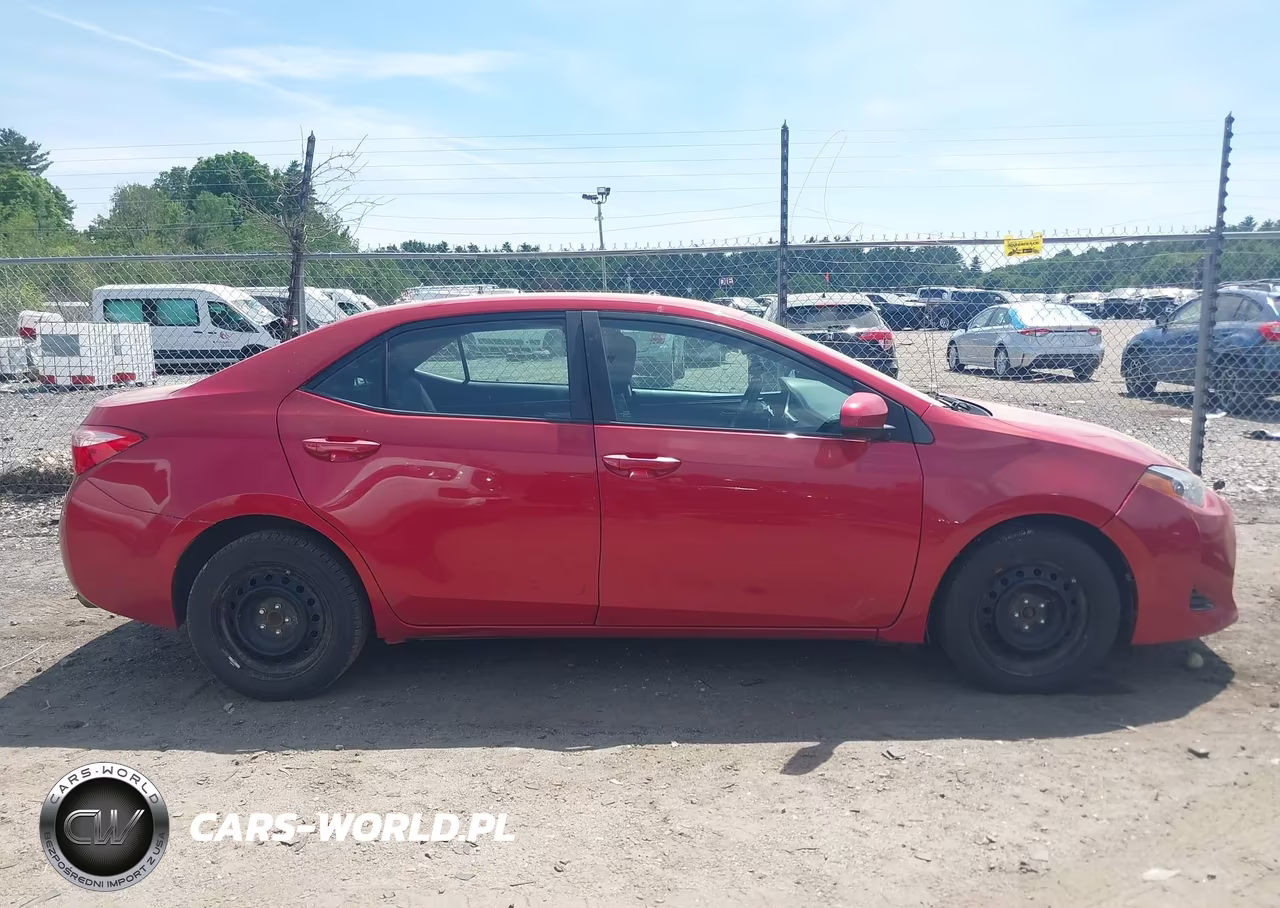 2018 Toyota Corolla Le VIN:2T1BURHE6JC982951 - 13