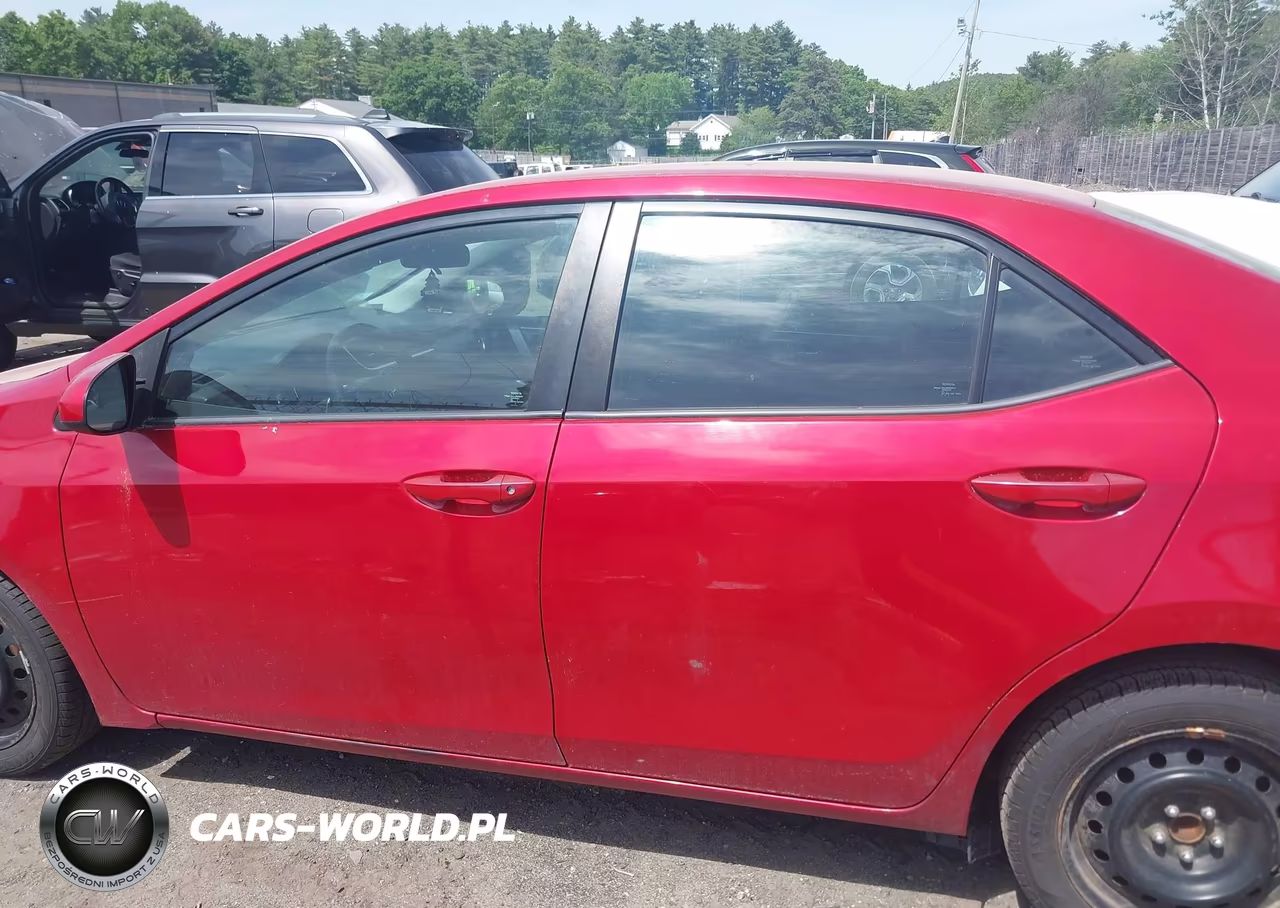 2018 Toyota Corolla Le VIN:2T1BURHE6JC982951 - 14