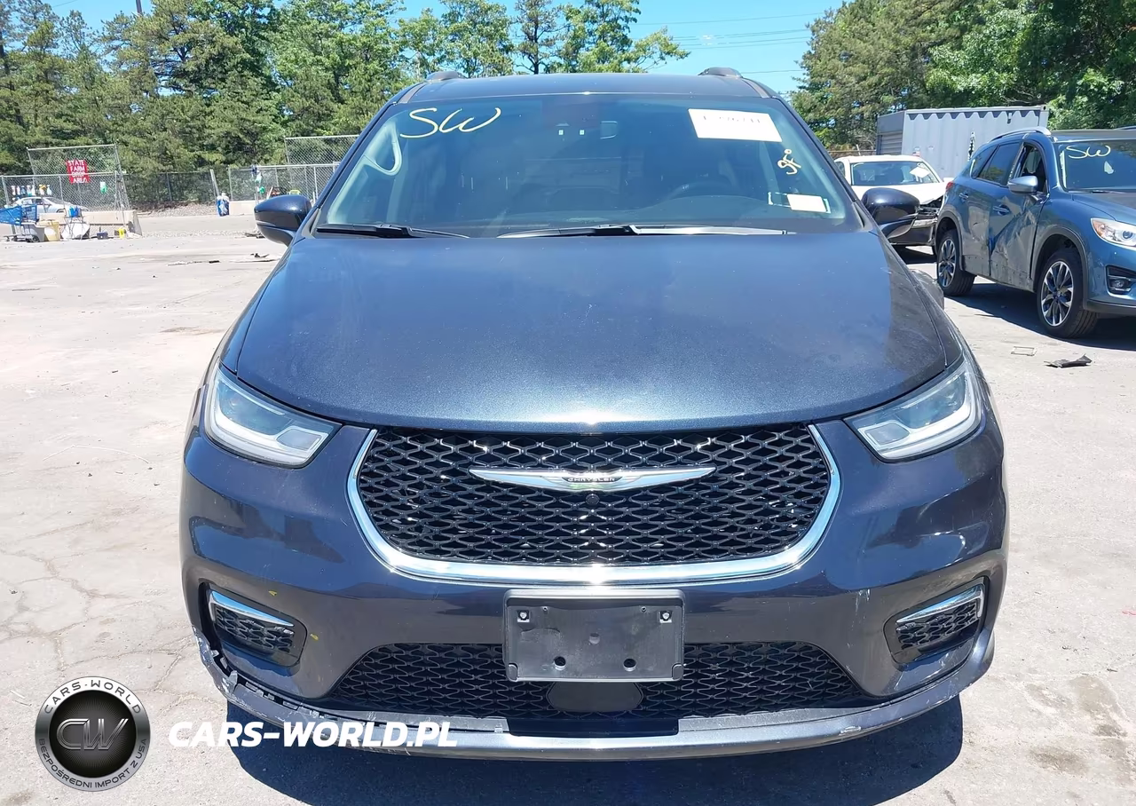 2021 Chrysler Pacifica Touring L VIN:2C4RC1BG5MR588827 - 12