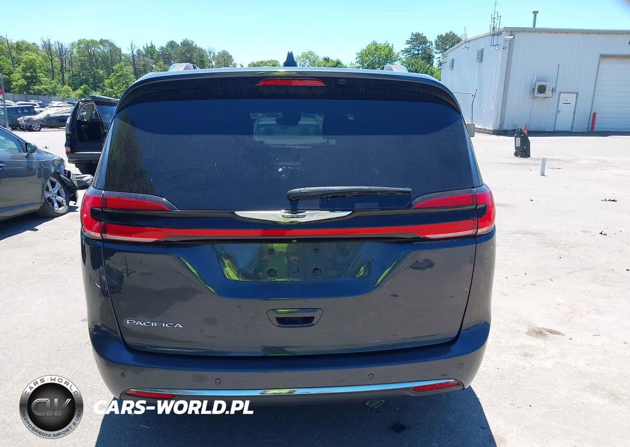 2021 Chrysler Pacifica Touring L VIN:2C4RC1BG5MR588827 - 16