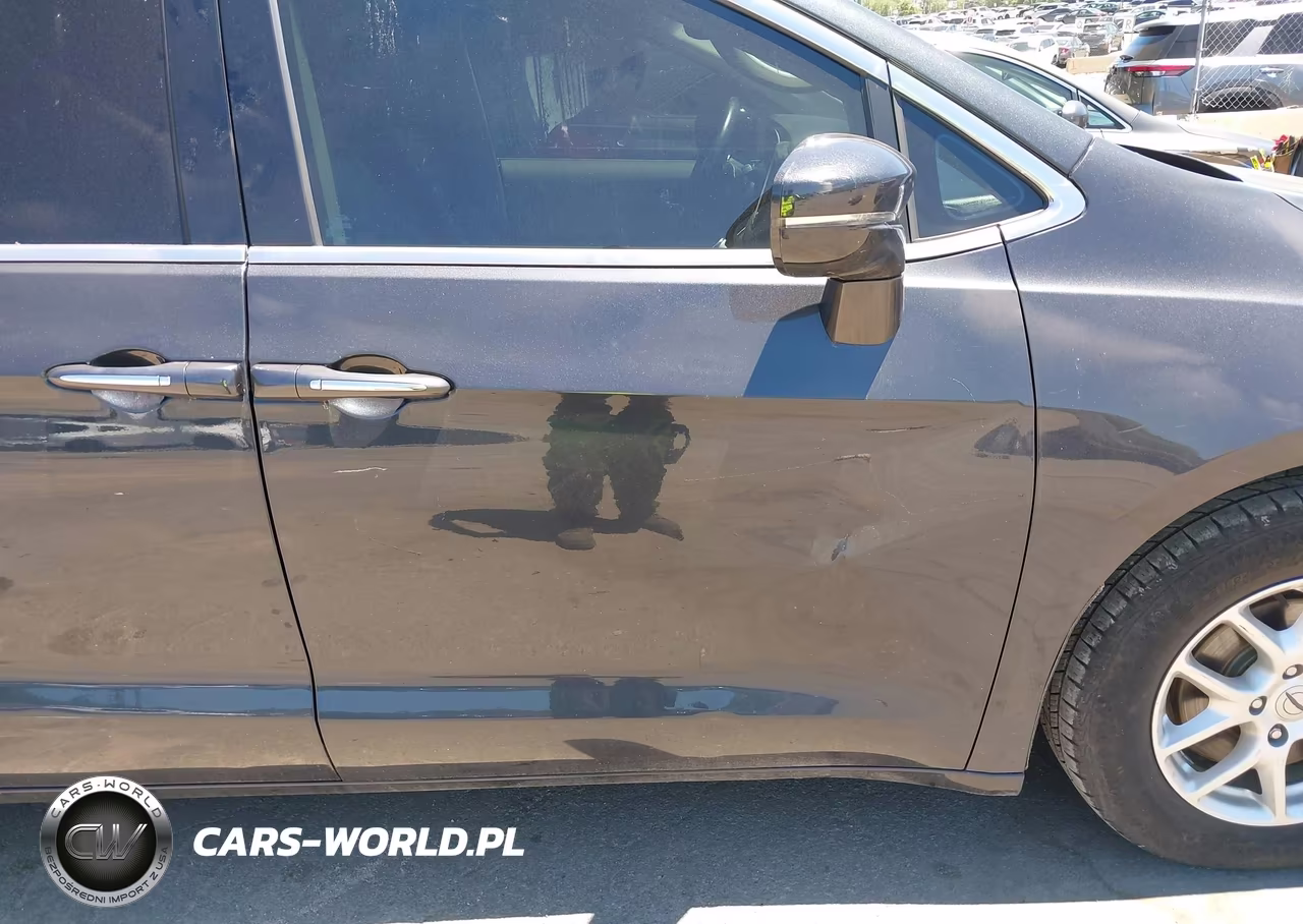 2021 Chrysler Pacifica Touring L VIN:2C4RC1BG5MR588827 - 17