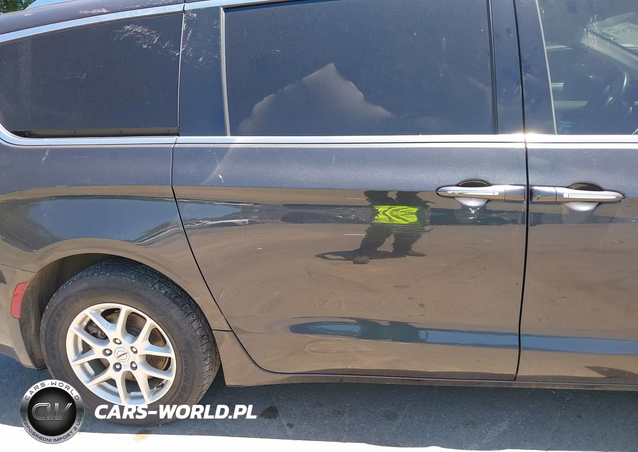2021 Chrysler Pacifica Touring L VIN:2C4RC1BG5MR588827 - 18