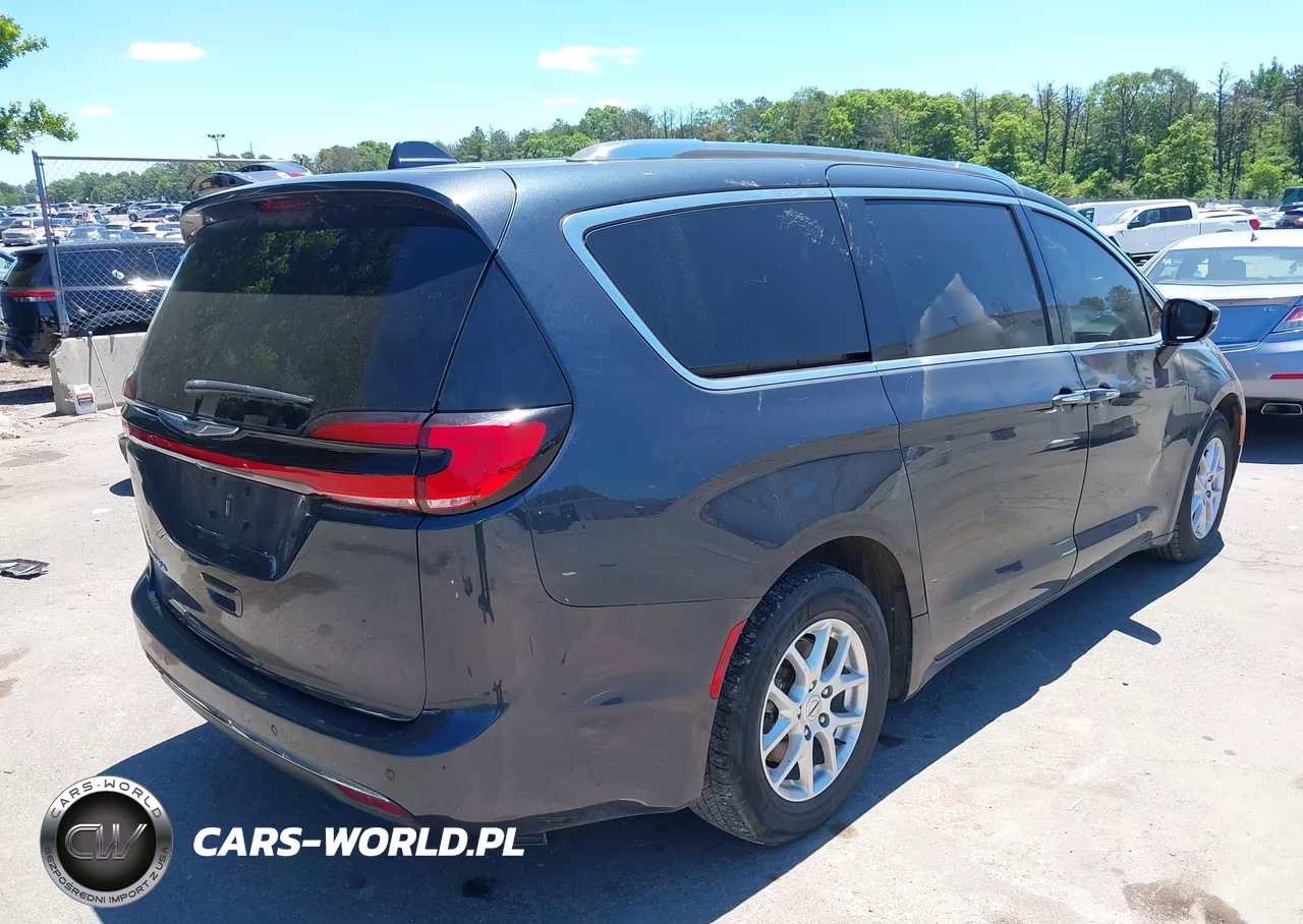 2021 Chrysler Pacifica Touring L VIN:2C4RC1BG5MR588827 - 4