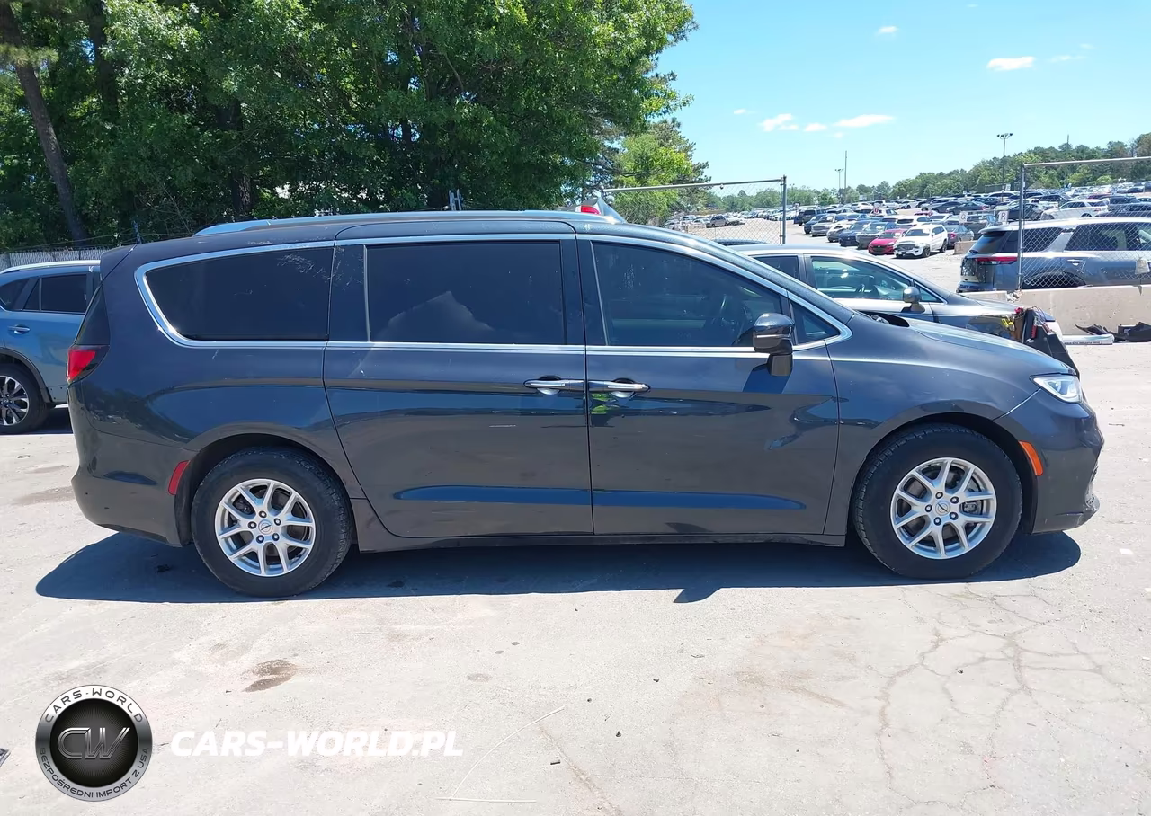 2021 Chrysler Pacifica Touring L VIN:2C4RC1BG5MR588827 - 6