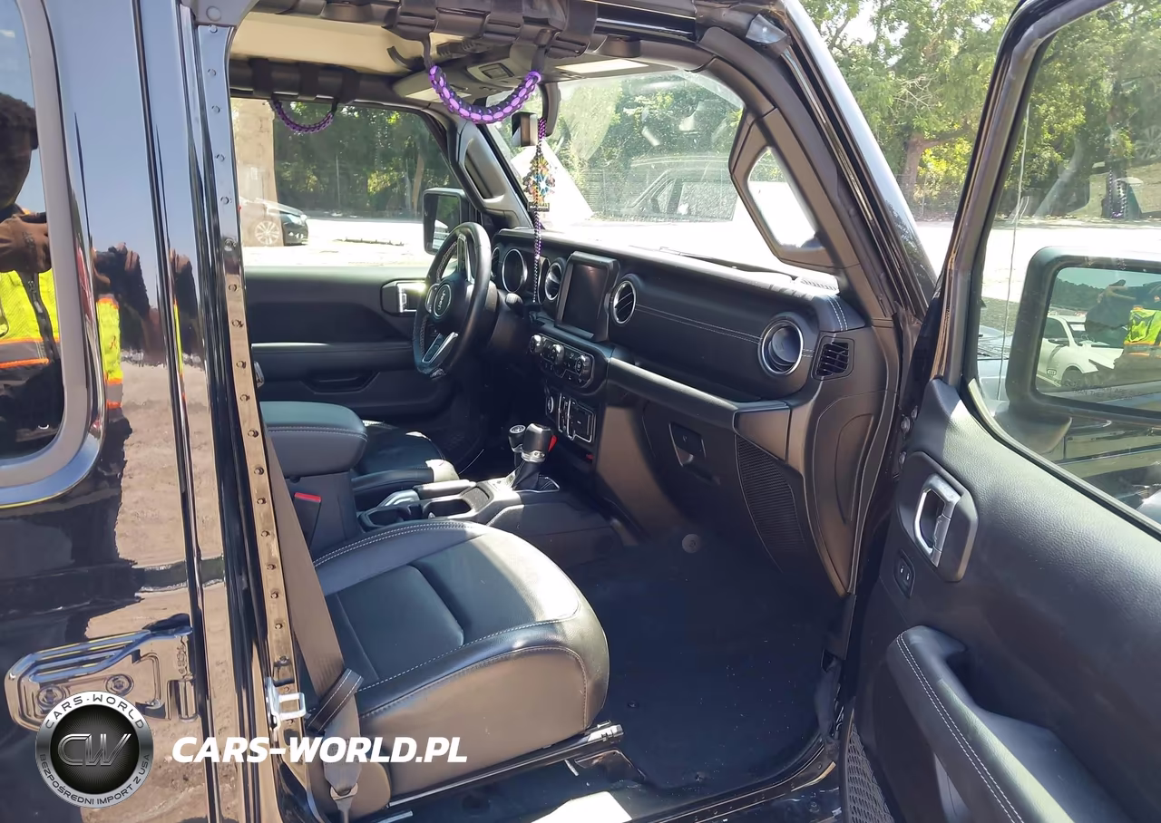 2022 Jeep Gladiator Overland 4X4 VIN:1C6HJTFG8NL131826 - 5
