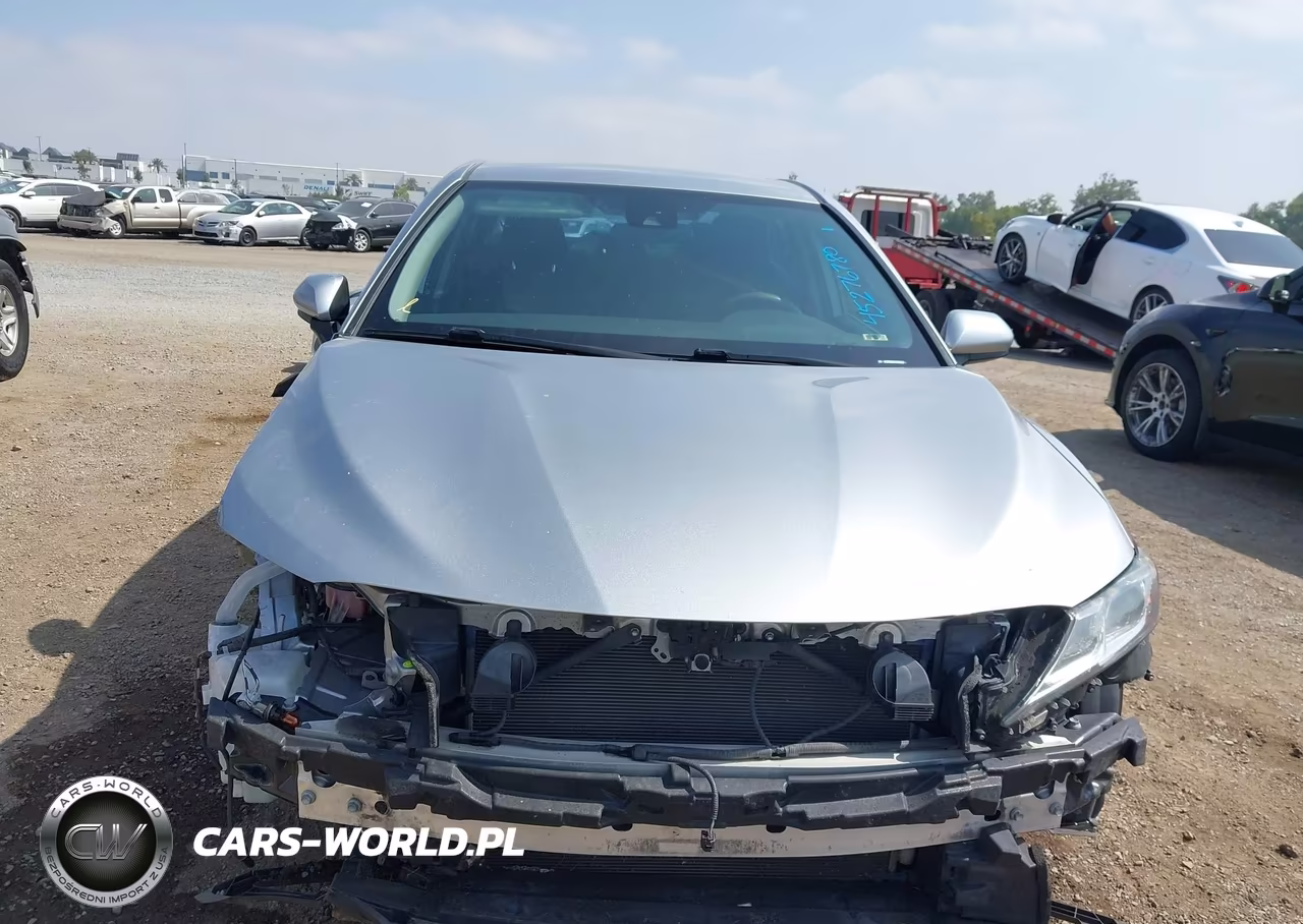 2020 Toyota Camry Le VIN:4T1C11AK6LU937282 - 13